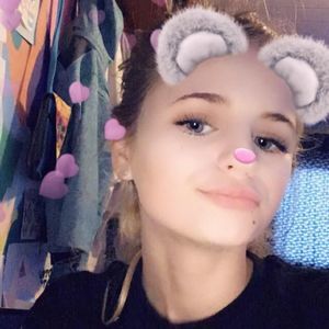 Meet your Posher, Leslie